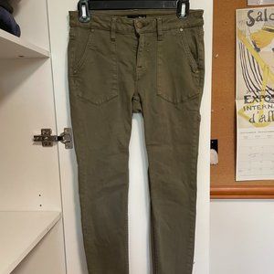 Cropped Olive Cargo Pants - in cotton/spandex